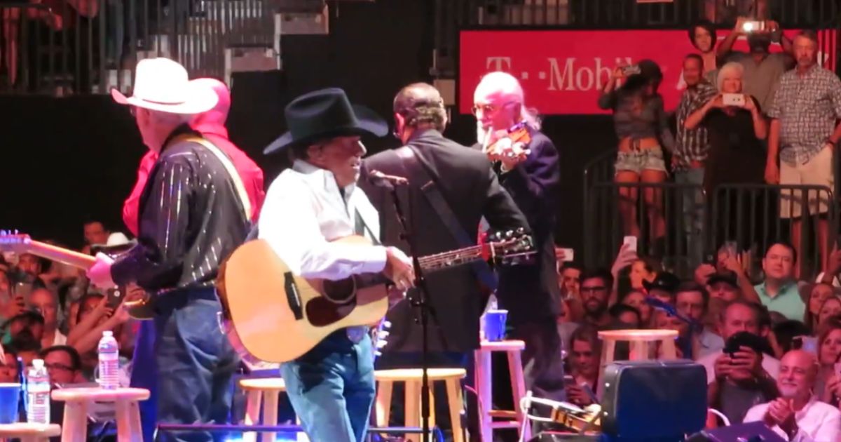George Strait – Entrance & Fool Hearted Memory